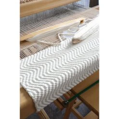 Mattomalleja Kankaankutojille 9 Mattomalleja Kankaankutojille -Langat Maailma mattomalleja kankaankutojille laine matto